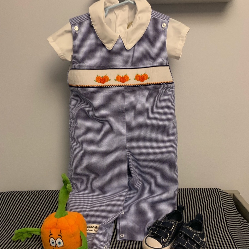 NWT Boy’s Smocked Pumpkin Longall 2T (never worn)